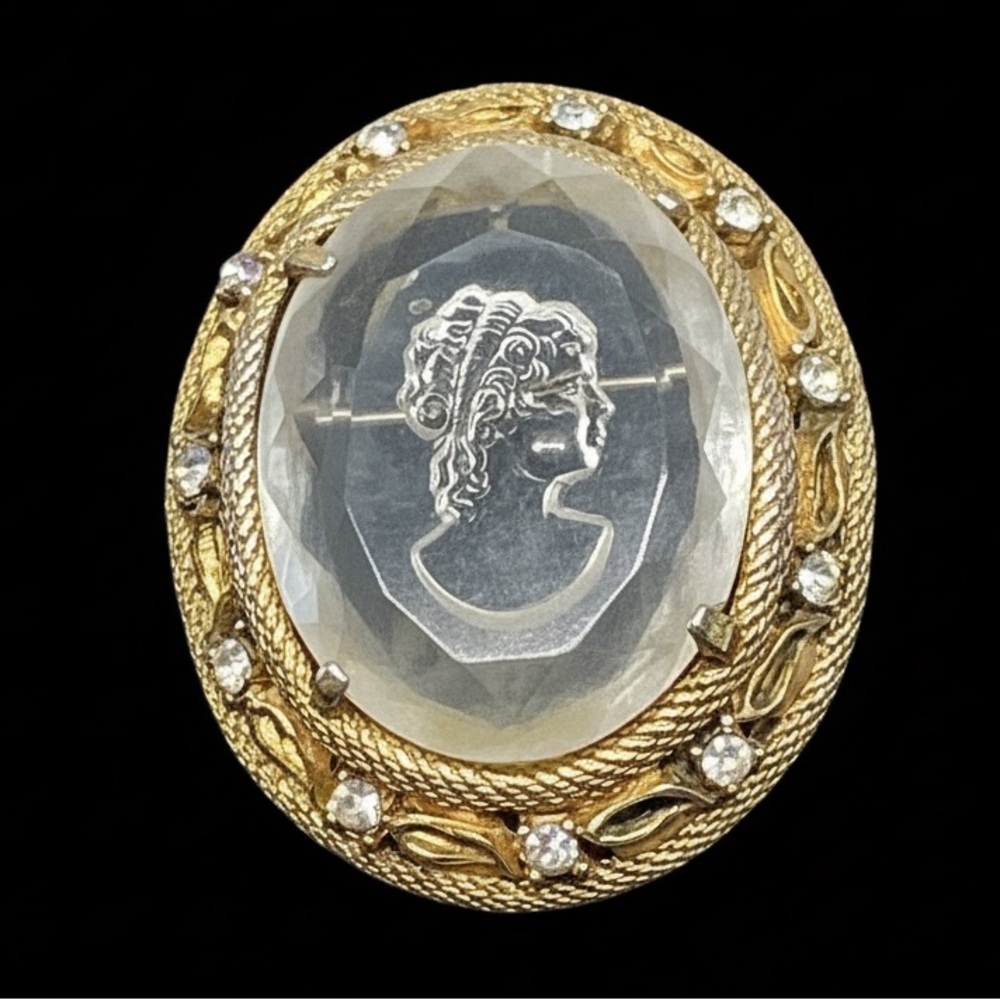 Vintage Lucite Intaglio Cameo Brooch Classical Lady Rhinestone Gold Tone